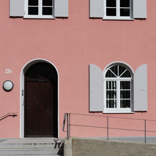 Eingang zum Büro der Pfarreiengemeinschaft in Bobingen