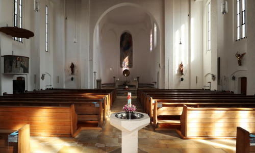 Innenansicht der Stadtpfarrkirche in Schwabmünchen